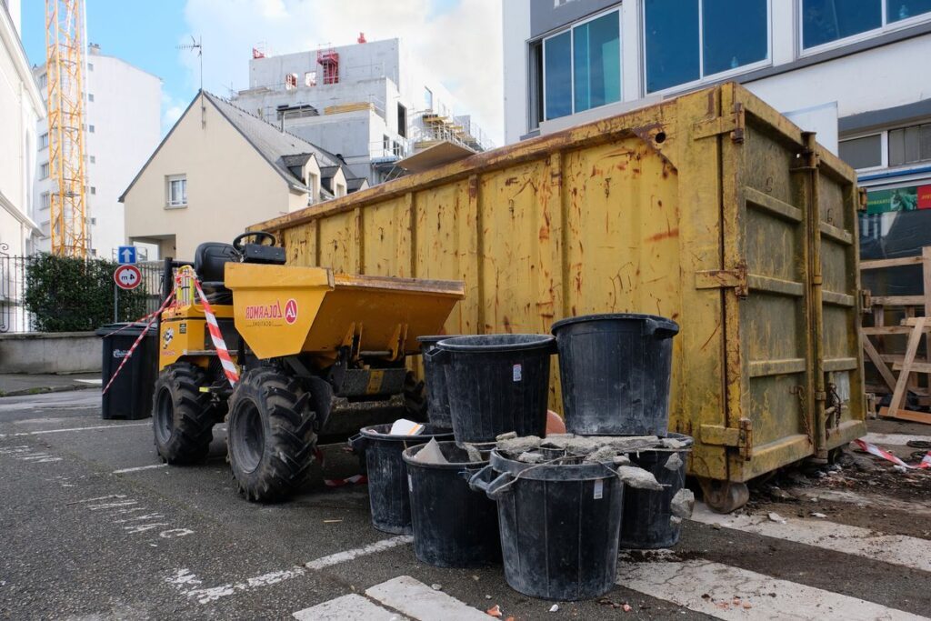 Location de benne à Lyon : Les solutions et cas pratiques